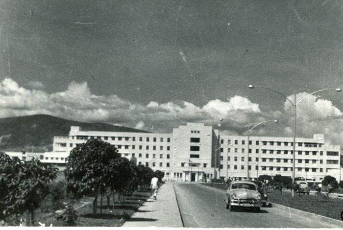 Hospital Central Universitario Antonio Maria Pineda Siglo XX Hospital Central Universitario Antonio Maria Pineda Siglo XX